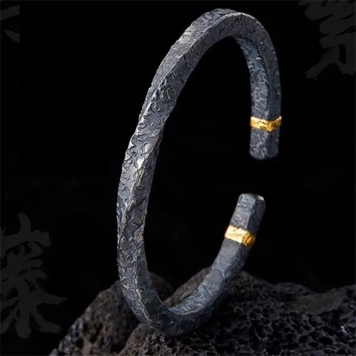 Unique Men’s Black Alloy Open Bracelet Mobius Twist Design Retro Vintage Bangle